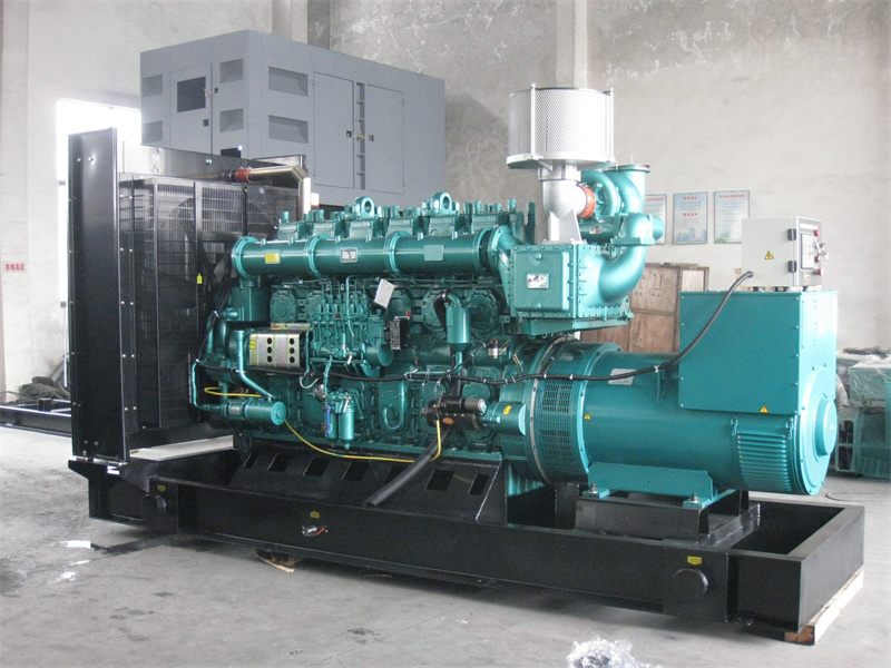 承德200KW 柴油发电机的油耗是多少？